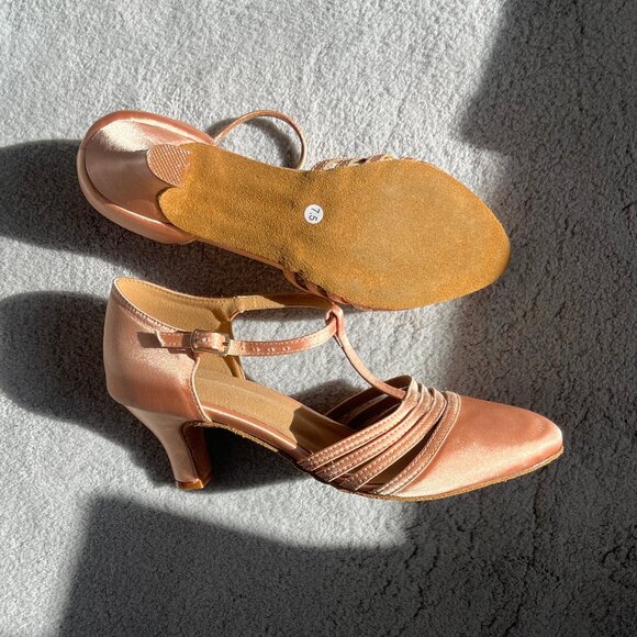 Ballroom Closed Toe Dance Shoes Light Pink - Picture 3 of 4